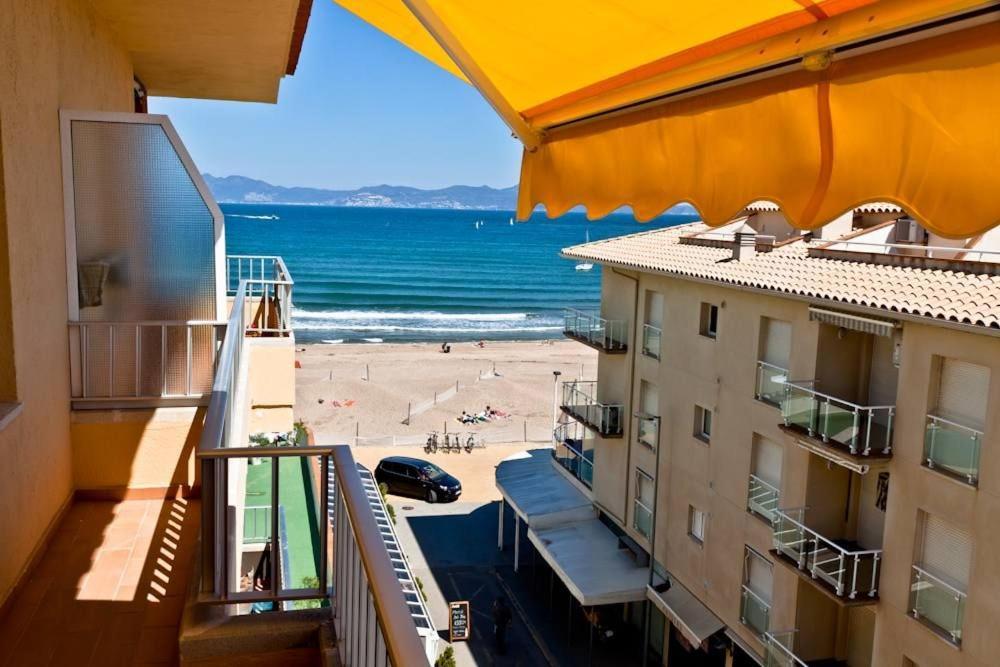 Apartamento Pie De Playa-Wifi Free L' Escala Dış mekan fotoğraf